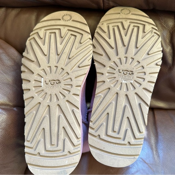 UGG light purple boots - Picture 7 of 8